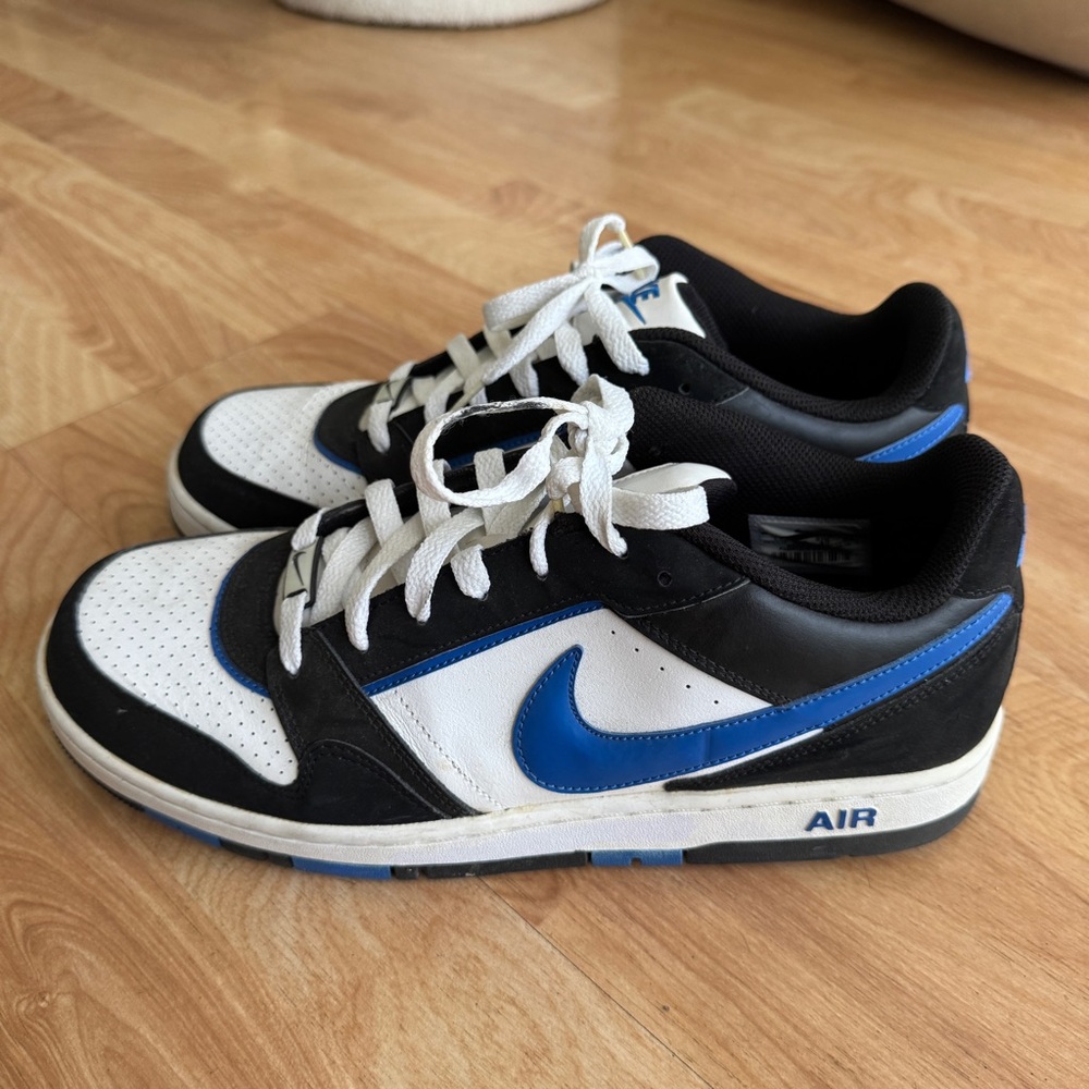 Nike Air Prestige Size 11 Black/ White/ Blue
